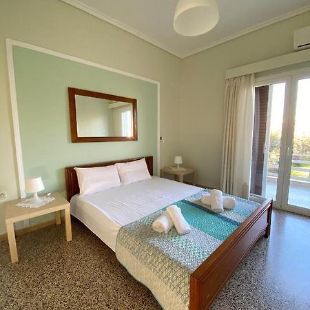 Mpanos Sea Apartment 1 Loutra Elenis Exterior foto