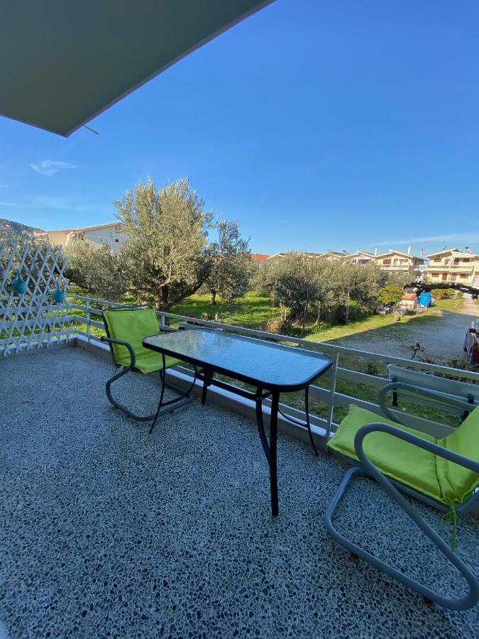 Mpanos Sea Apartment 1 Loutra Elenis Exterior foto