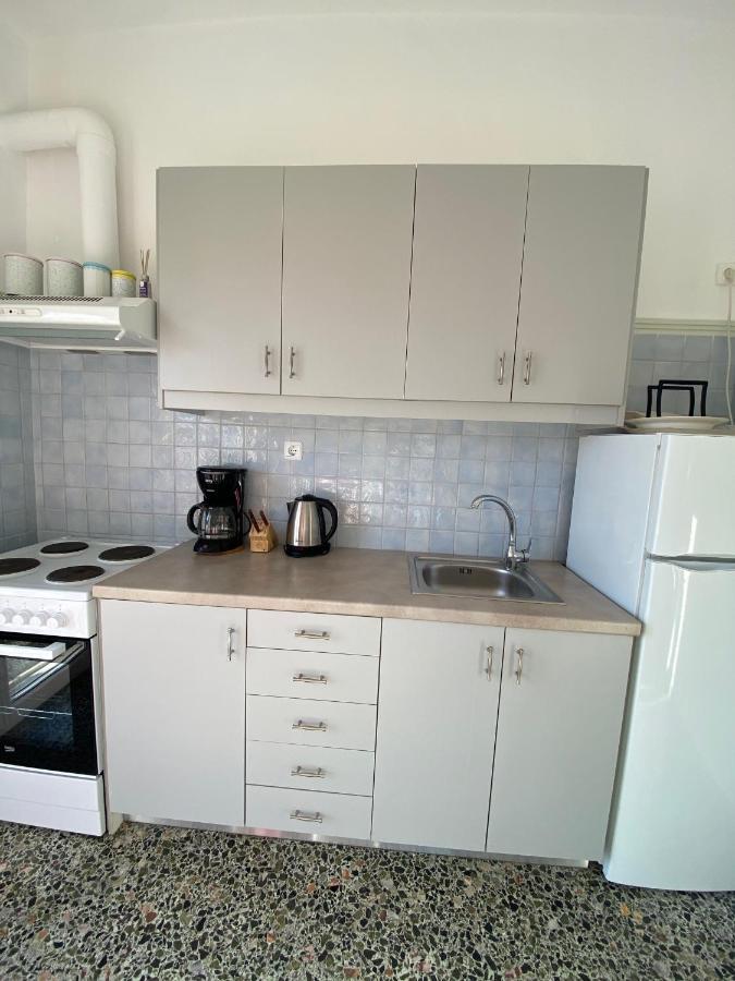 Mpanos Sea Apartment 1 Loutra Elenis Exterior foto